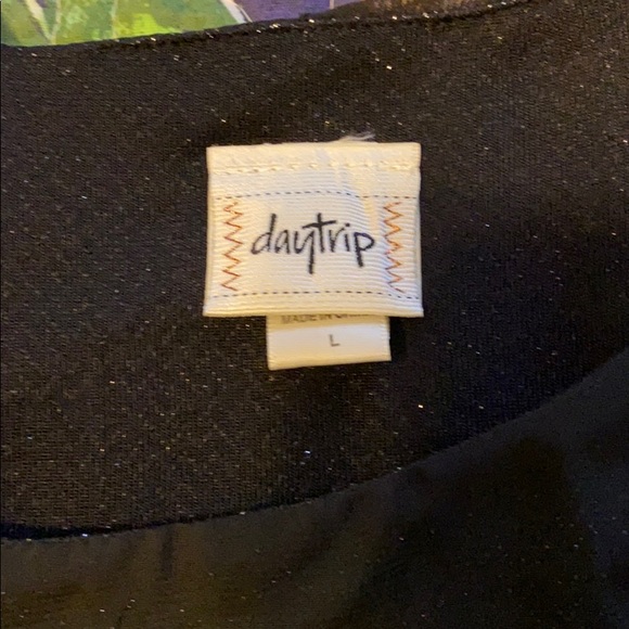 Top - Picture 2 of 2